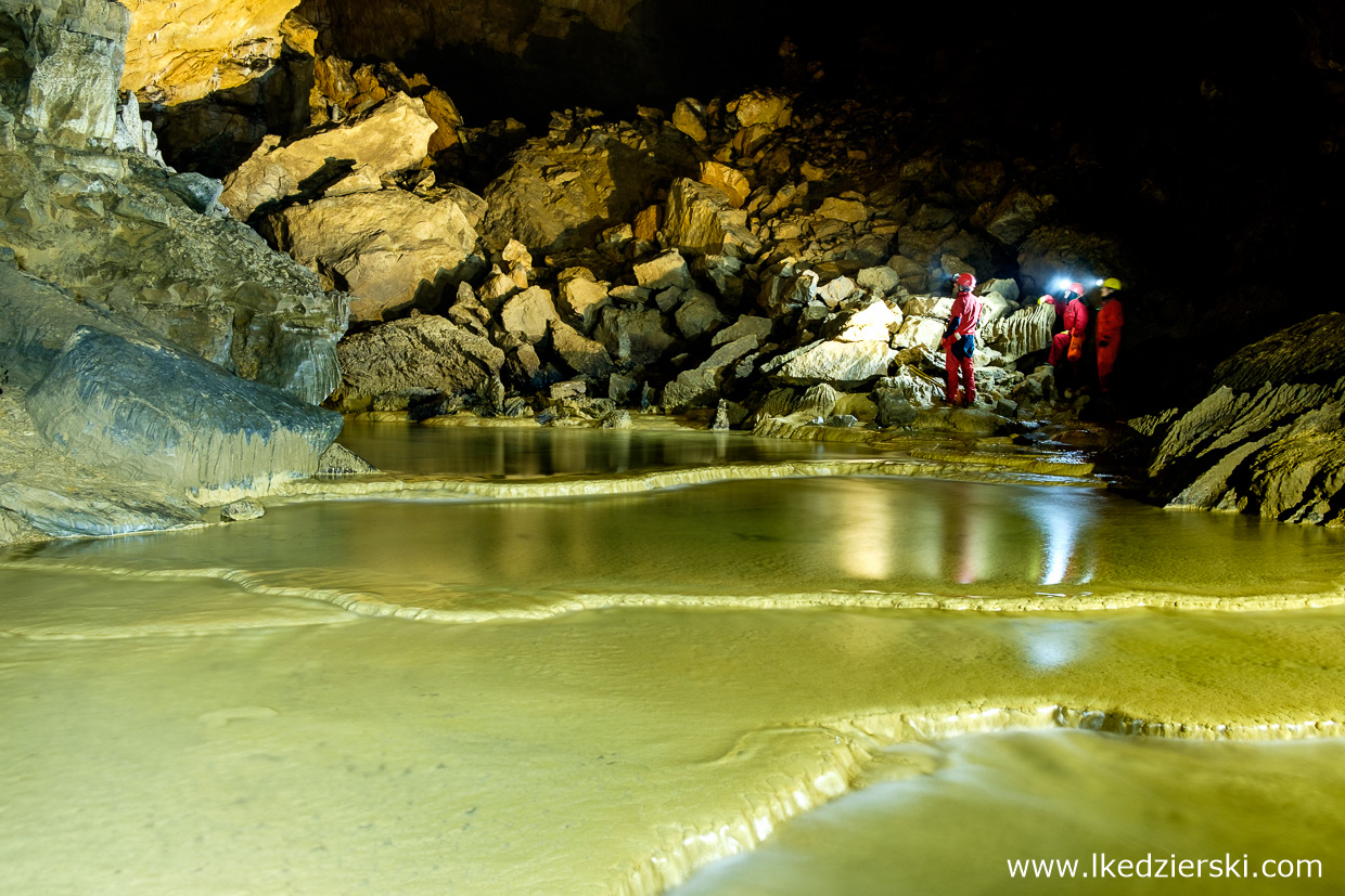 jaskinia krizna jama słoweński kras Križna Jama