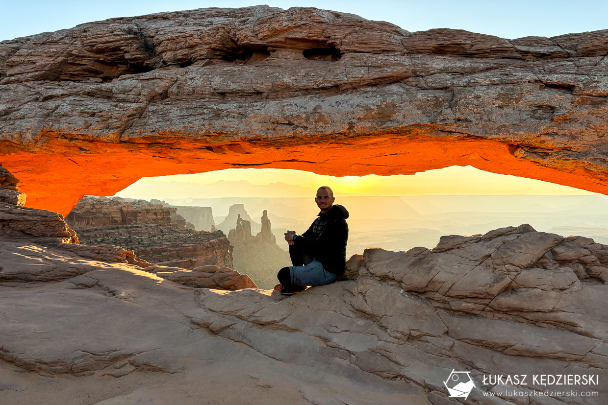 mesa arch sunrise