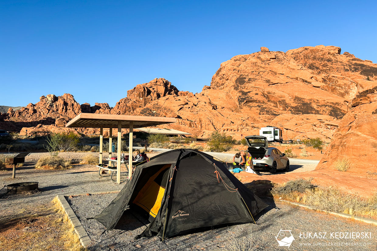 valley of fire camping Zachodnie wybrzeże USA.